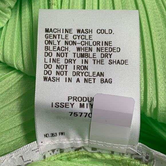 ISSEY MIYAKE PLEATS PLEASE Size L Neon Green Polyester Pleated Shift Dress - Picture 6 of 6